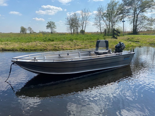 B381